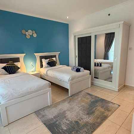 Premium Dubai Marina Two Bedroom Apartments With Sea View - Family Only Dış mekan fotoğraf
