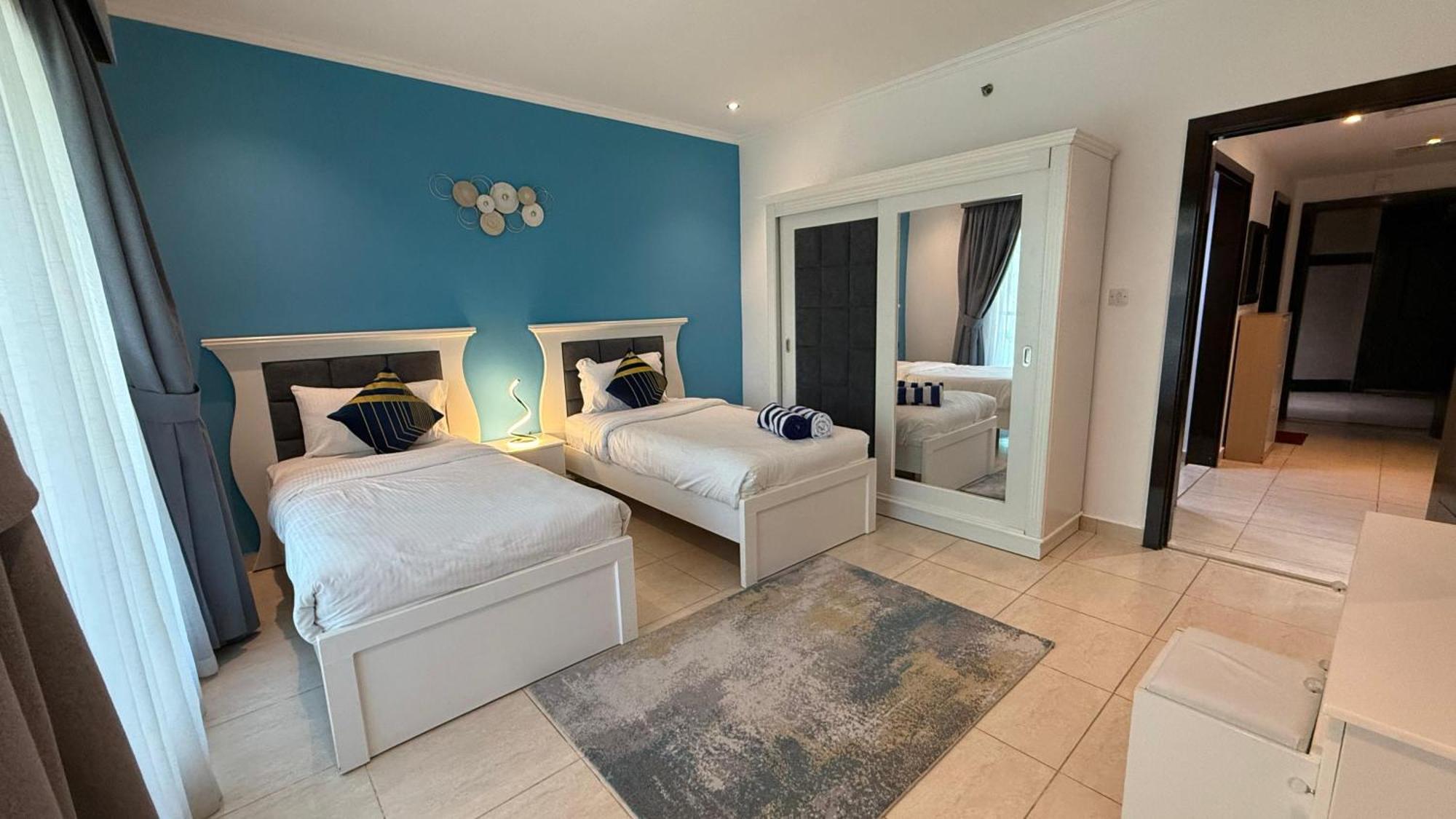 Premium Dubai Marina Two Bedroom Apartments With Sea View - Family Only Dış mekan fotoğraf