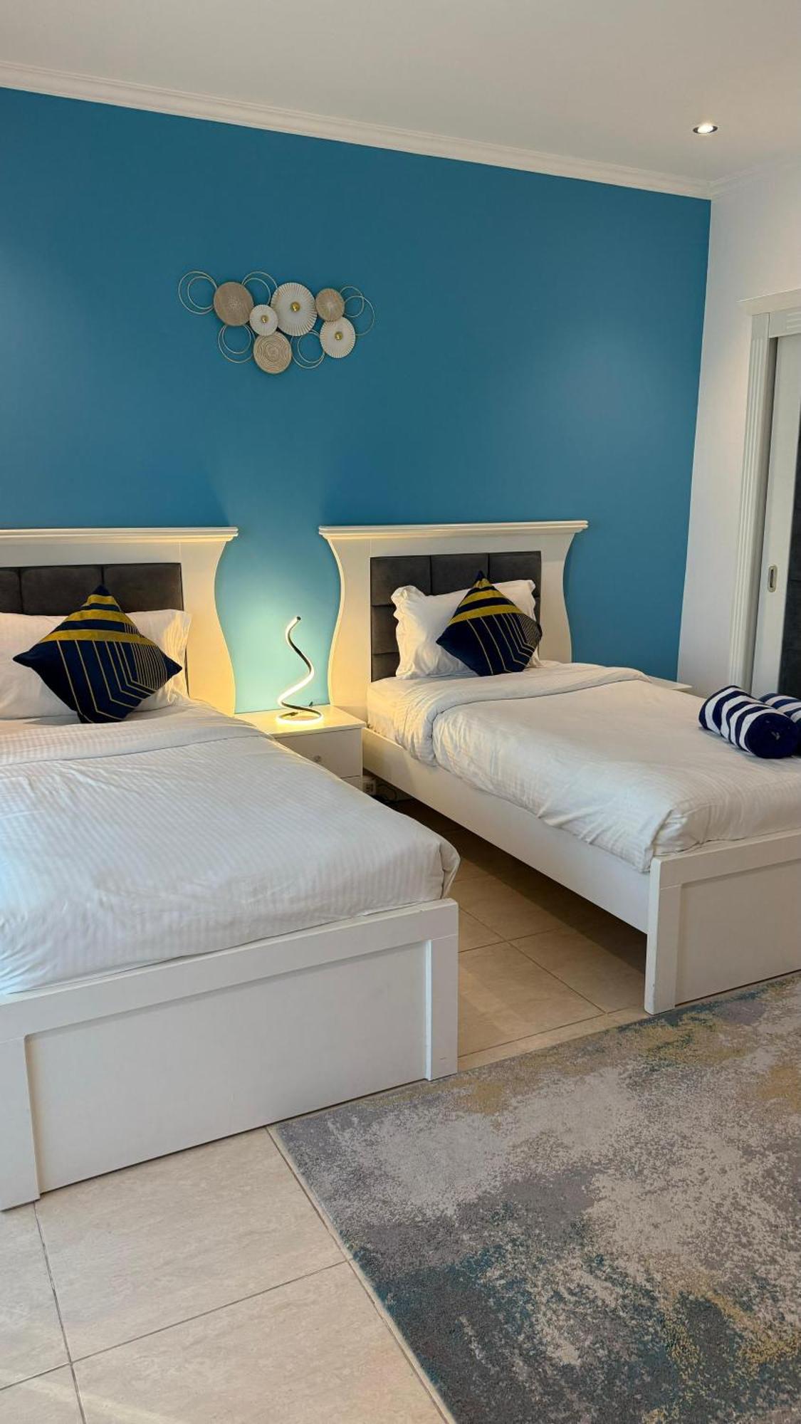 Premium Dubai Marina Two Bedroom Apartments With Sea View - Family Only Dış mekan fotoğraf